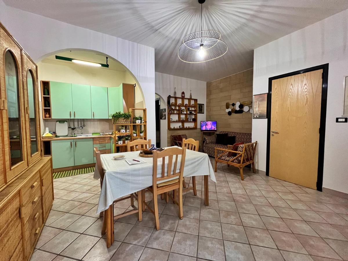 Casa Vacanza Rita Marina Di Pescoluse Luaran gambar