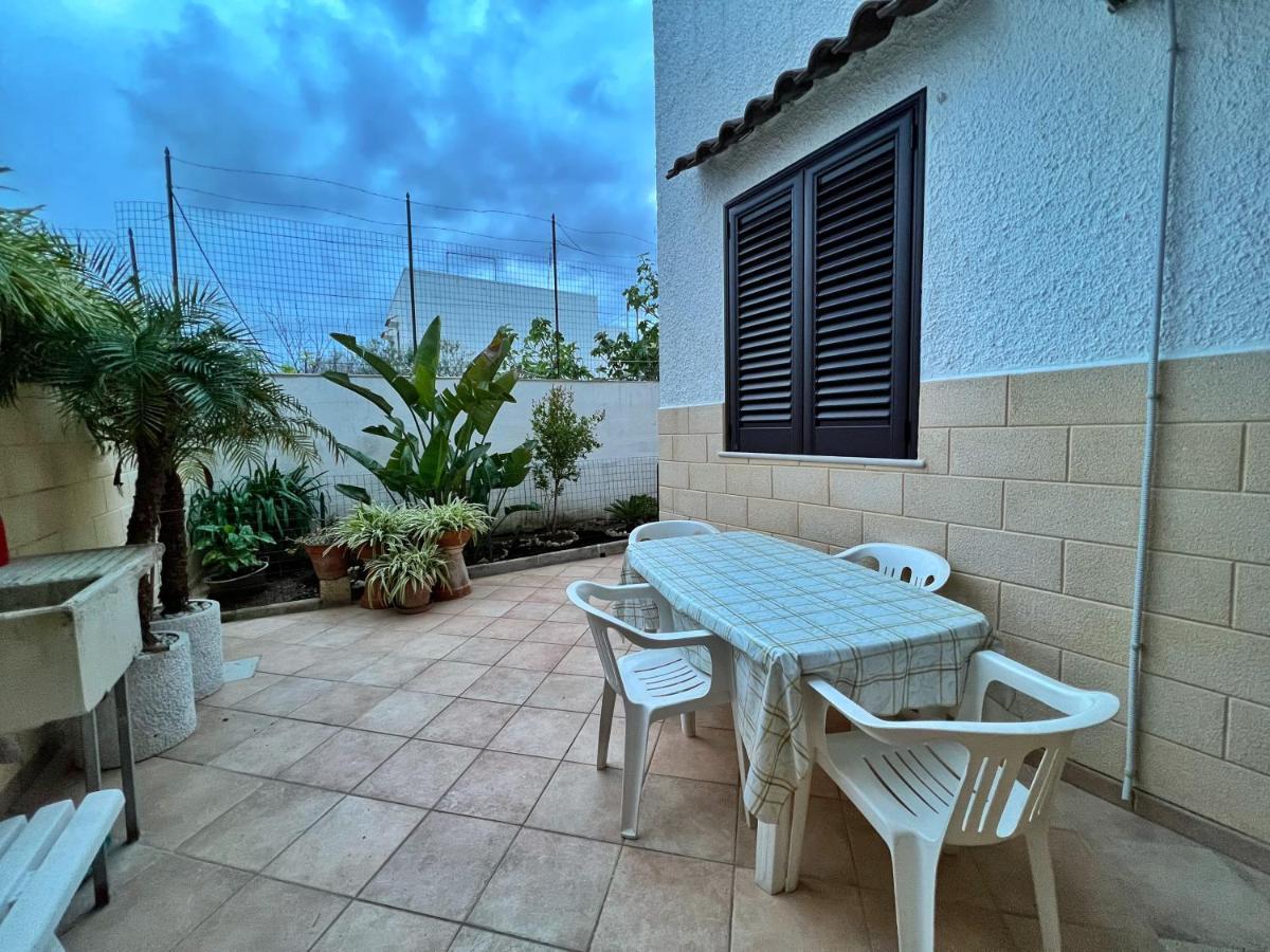 Casa Vacanza Rita Marina Di Pescoluse Luaran gambar